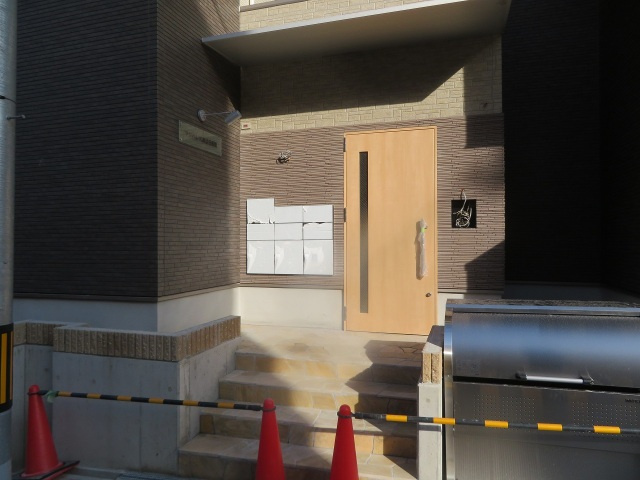フジパレス諏訪Ⅱ番館のエントランス