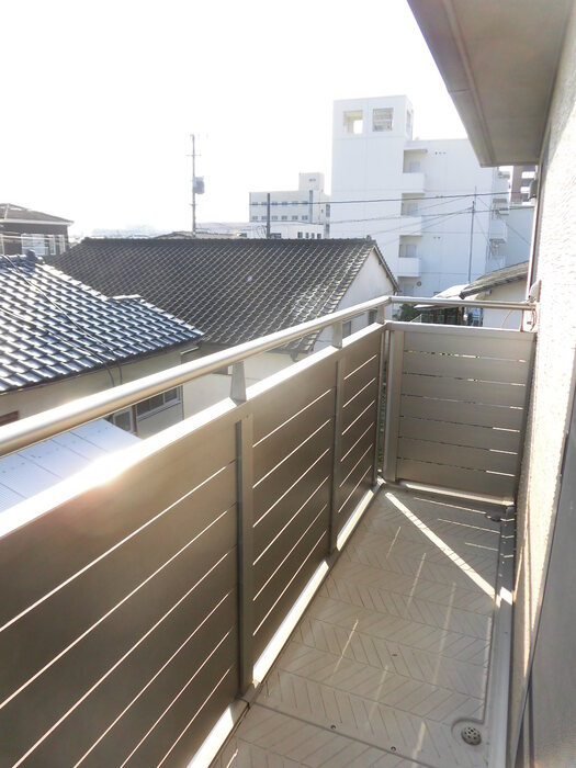 西本貸家のバルコニー
