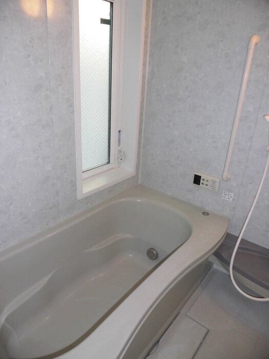 西本貸家の浴室