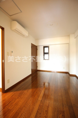 【洋室】 | ジョイ・パレス | ～ダブルベットも入ります～