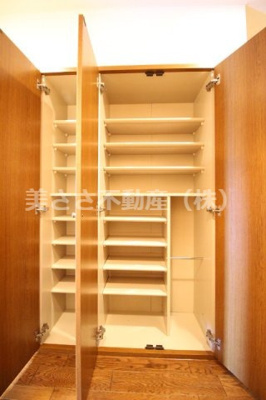 【収納】 | ジョイ・パレス | ～靴もたくさん入ります～