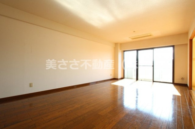 【居間・リビング】 | ジョイ・パレス | ～広々リビング１６帖～