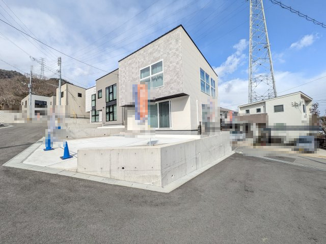 【前面道路含む現地写真】