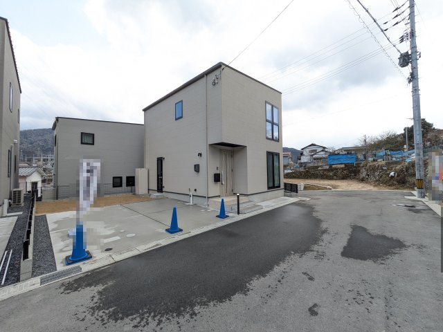 【前面道路含む現地写真】