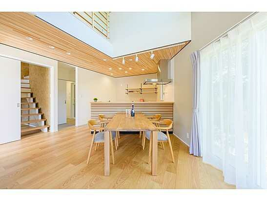 【居間・リビング】