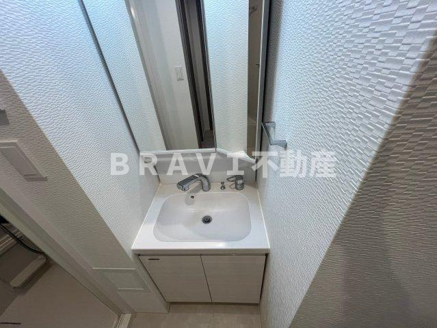 S-RESIDENCE堺筋本町Deuxの独立洗面台|独立洗面台、朝の身支度には欠かせません