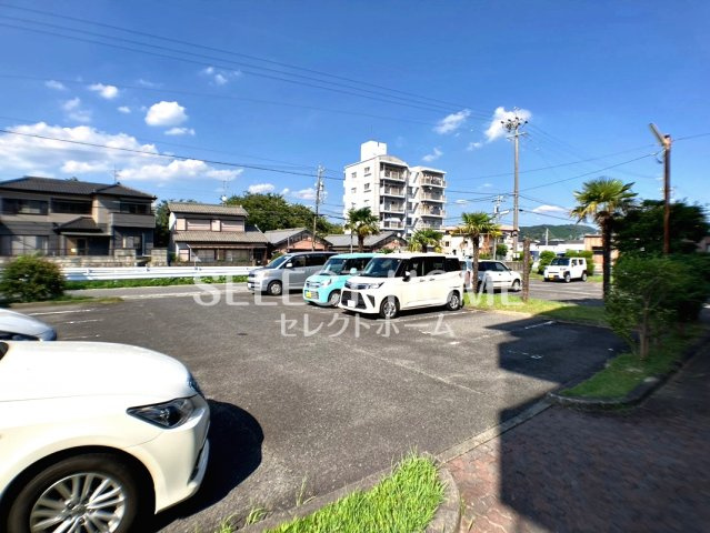【駐車場】 | ヴィラ８８ | 車をお持ちの方に嬉しい駐車場付きの物件です