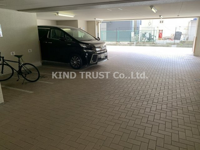 アーバネックス南森町（旧ラムール南森町アーバネックス）の駐車場|駐車場に車を止められます
