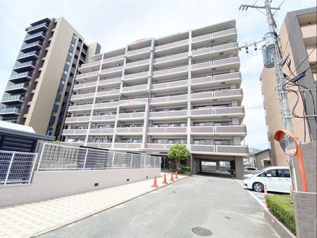 アムール長者原駅前の外観|9階建ての5階のお部屋です！