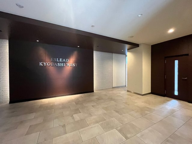 エスリード京橋WESTのロビー|建物の内部です