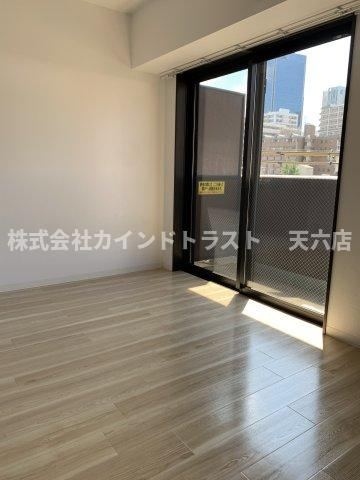 NAKAZAKI NO.66の内装|明るい色調の室内です