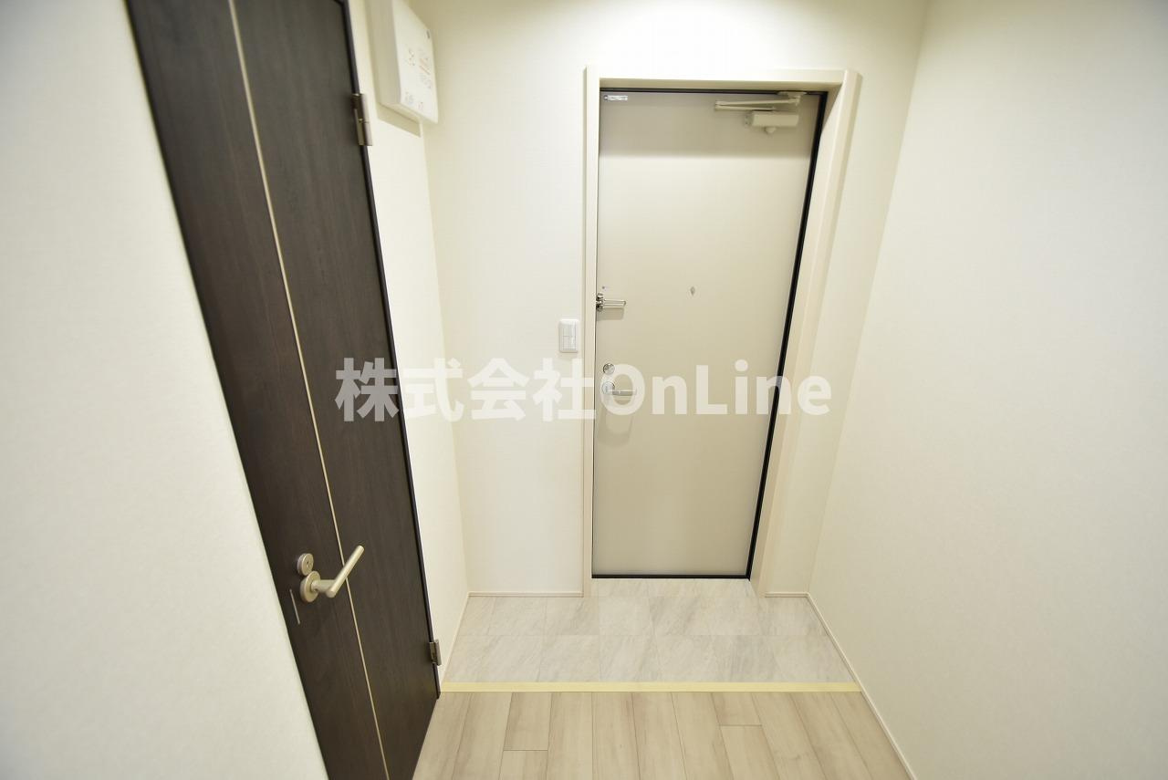 フジパレス八戸ノ里Ⅴ番館の玄関