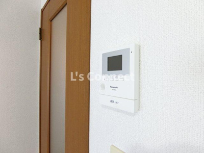 【セキュリティ】 | Ｑ．Ｆｒｏｎｔ | 突然の来客時もＴＶモニターホンでしっかり確認。