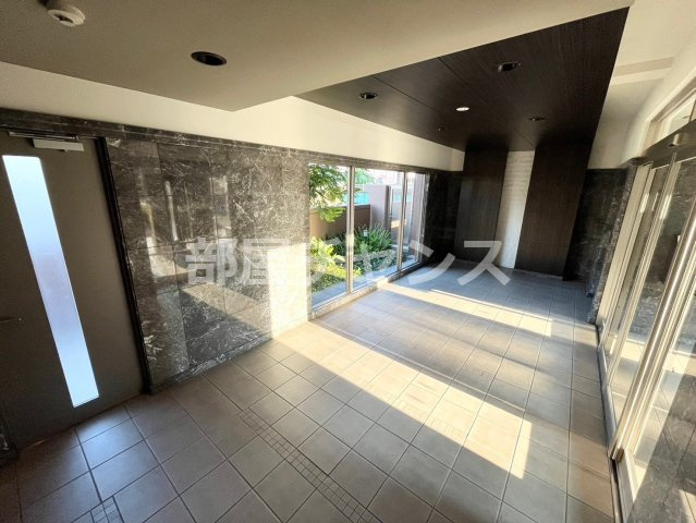 プレサンス名古屋城前ラバンカのロビー