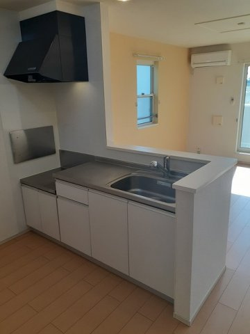 ブリアン・ヴェールⅣのキッチン|コンパクトなキッチンで掃除もラクラク