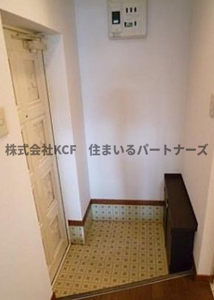 サンハイツ坂口の玄関|収納もある玄関です