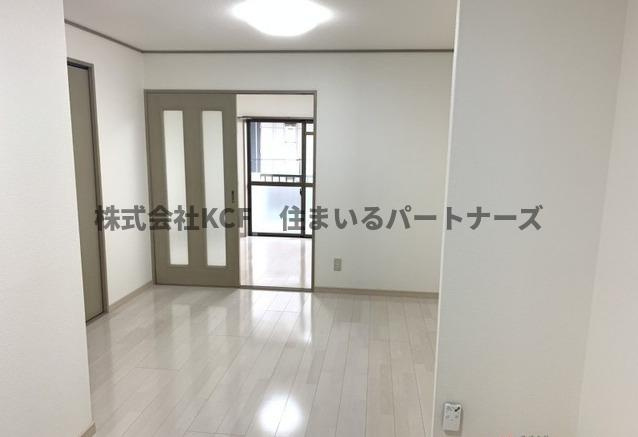 ラ バンリュ東合川の居間・リビング|ゆったり過ごせる居間です