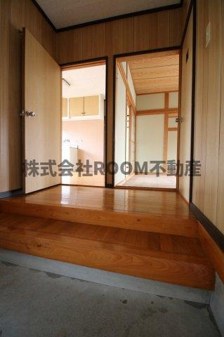 藤元貸家の玄関|収納もある玄関です