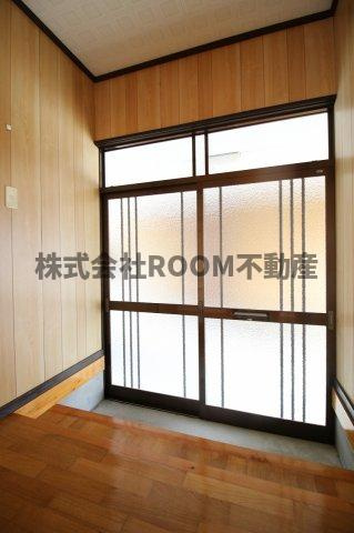 藤元貸家の玄関|明るい玄関です