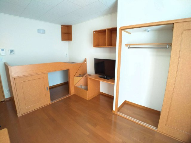 レオパレス外環富田林Ⅱの内装|豊富な収納スペース