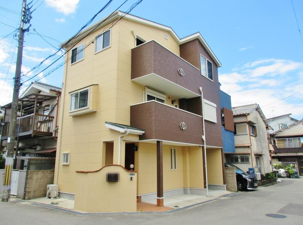 門真市北島町　中古一戸建ての前面道路含む現地写真|前面道路含む現地写真　幅員4ｍ
■物件内覧・資金計画相談・住宅ローン相談、リフォーム相談、お問合せ受付中■
※当日・翌日のご内覧、ご相談はお電話でのお問合せがスムーズです！