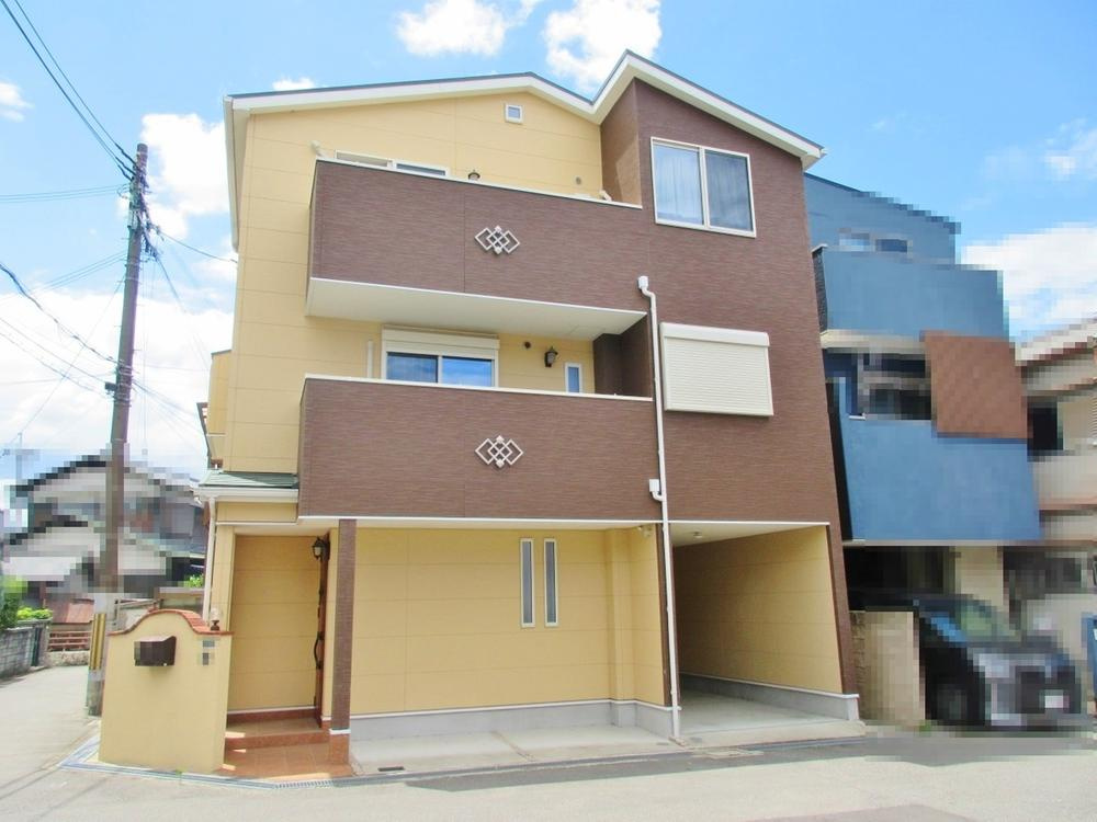 門真市北島町　中古一戸建ての外観|新しい生活にいかがでしょうか？外観はお住まいの顔になります。こだわりたいポイントですね。外壁塗装や屋根塗装のご相談も承っております。
■現地内覧・資金計画相談・住宅ローン相談もお問合せ受付中■