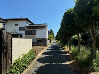 【前面道路含む現地写真】