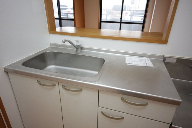 グランシャリオのキッチン|別部屋同一間取りのお写真となります。