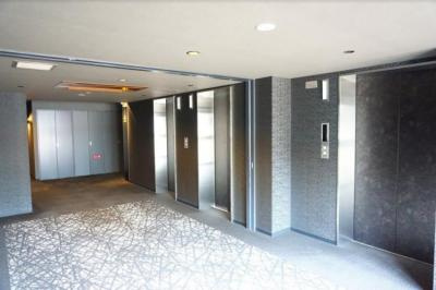 プレサンスレジェンド堺筋本町タワーのエントランス