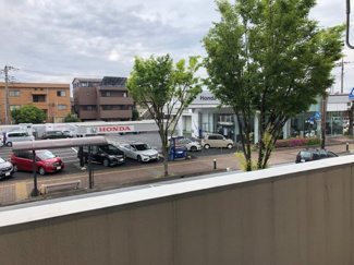 【展望】 | 広めのバルコニーから眺める景色はこの様になっております。
