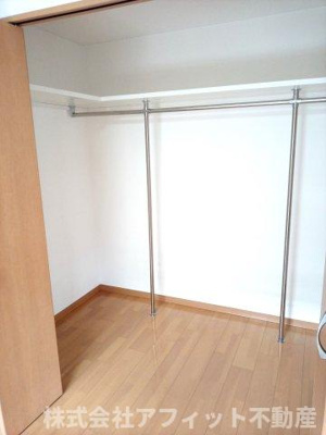 【収納】 | ヴィヴァーチェ曙 | ウォークインクローゼット※イメージです
