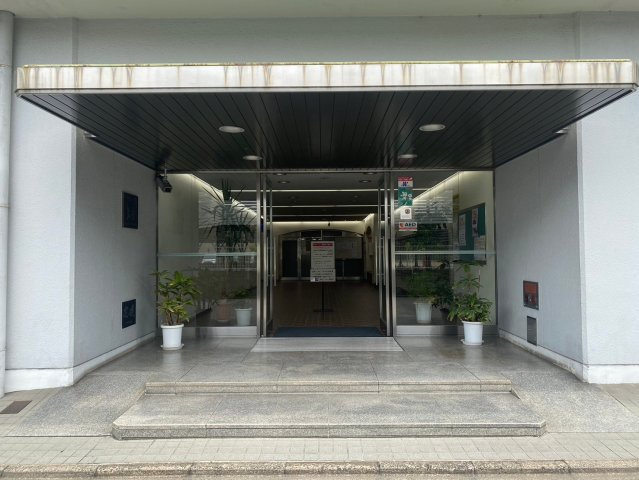 日商岩井朱雀マンションの駐車場