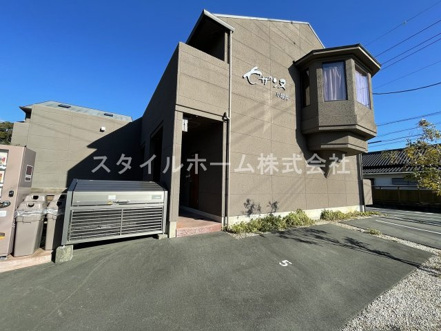 セザンヌ小坂井の駐車場