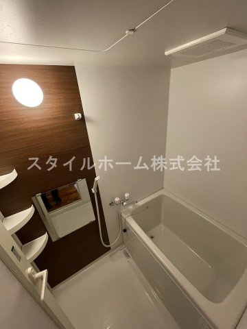 セザンヌ小坂井の浴室