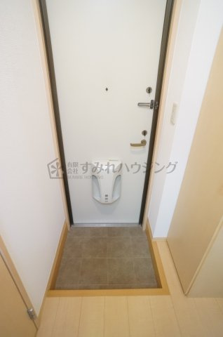 ヴェルドミール栄根の玄関