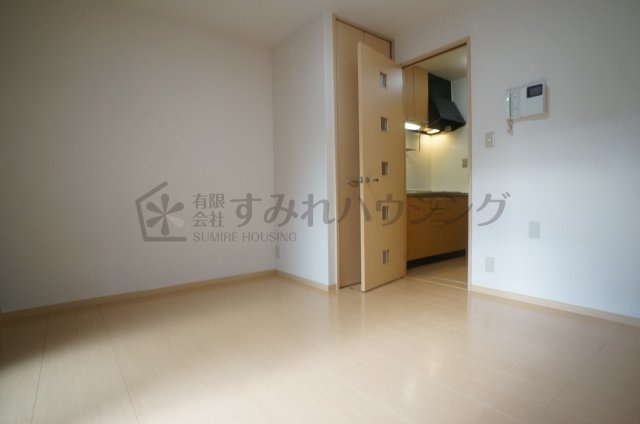 ヴェルドミール栄根の居間・リビング