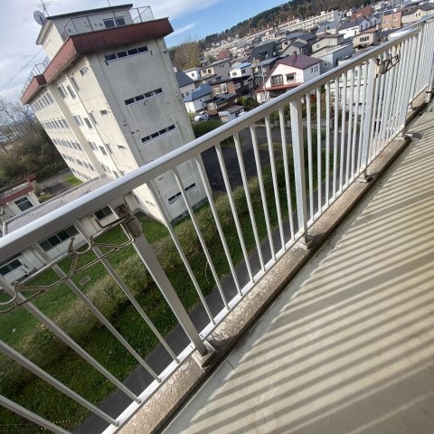 ティアラ高砂ハイツのバルコニー