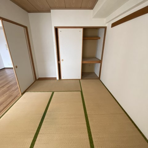 ティアラ高砂ハイツの和室