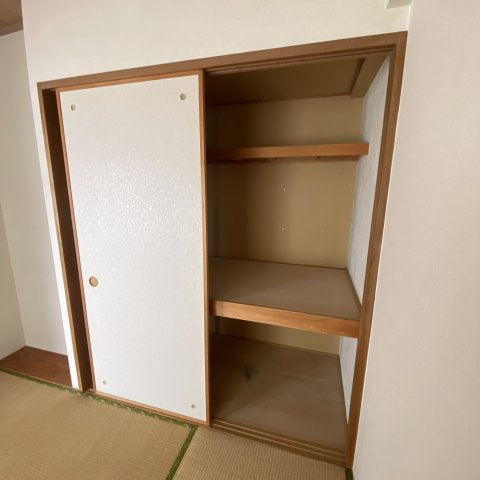 ティアラ高砂ハイツの収納