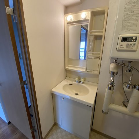 ティアラ高砂ハイツの洗面所