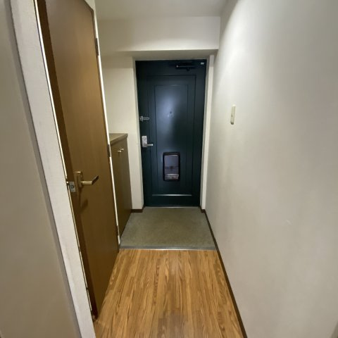 ティアラ高砂ハイツの玄関