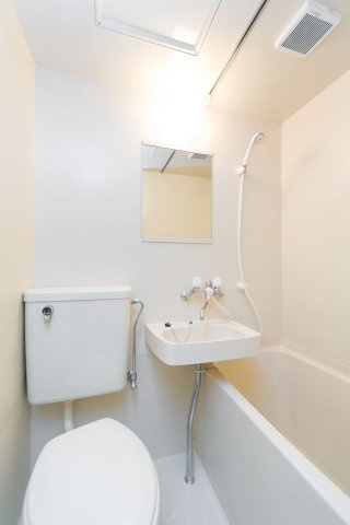 キャニオンテラスⅢの浴室