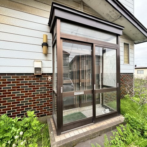 室蘭市みゆき町2丁目2-6のエントランス