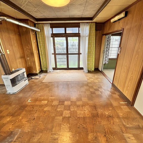 室蘭市みゆき町2丁目2-6の居間・リビング