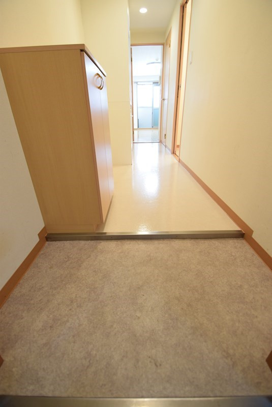 カーサ成逸の玄関