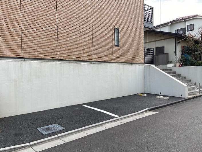 八重の駐車場
