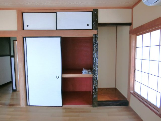 紅葉ヶ丘I邸戸建の収納