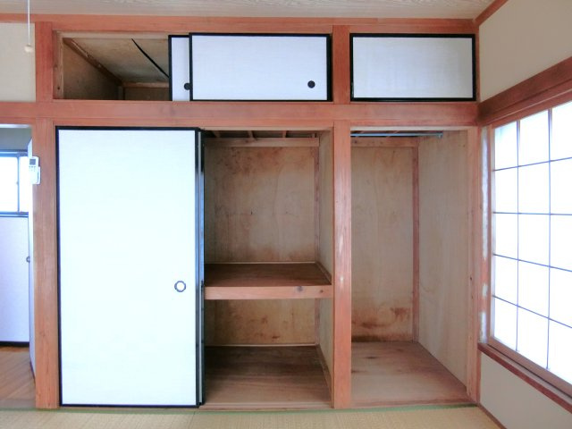 紅葉ヶ丘I邸戸建の収納