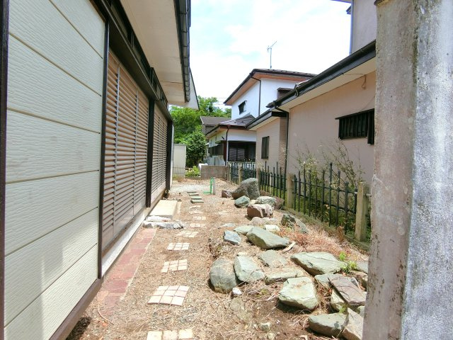 紅葉ヶ丘I邸戸建の庭