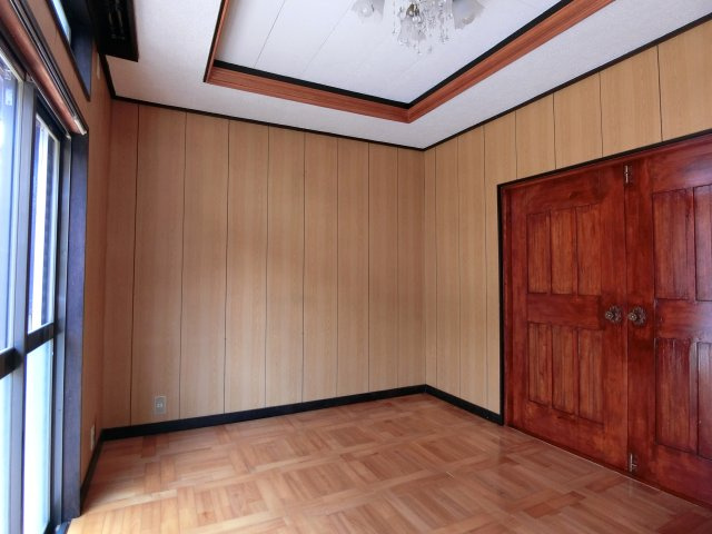 紅葉ヶ丘I邸戸建の洋室